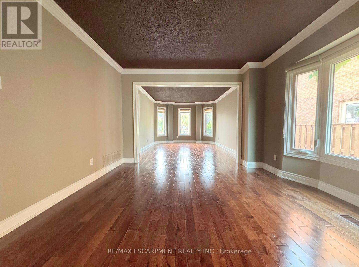 Photo 39 of 1362 Pilgrims Way, Oakville ON