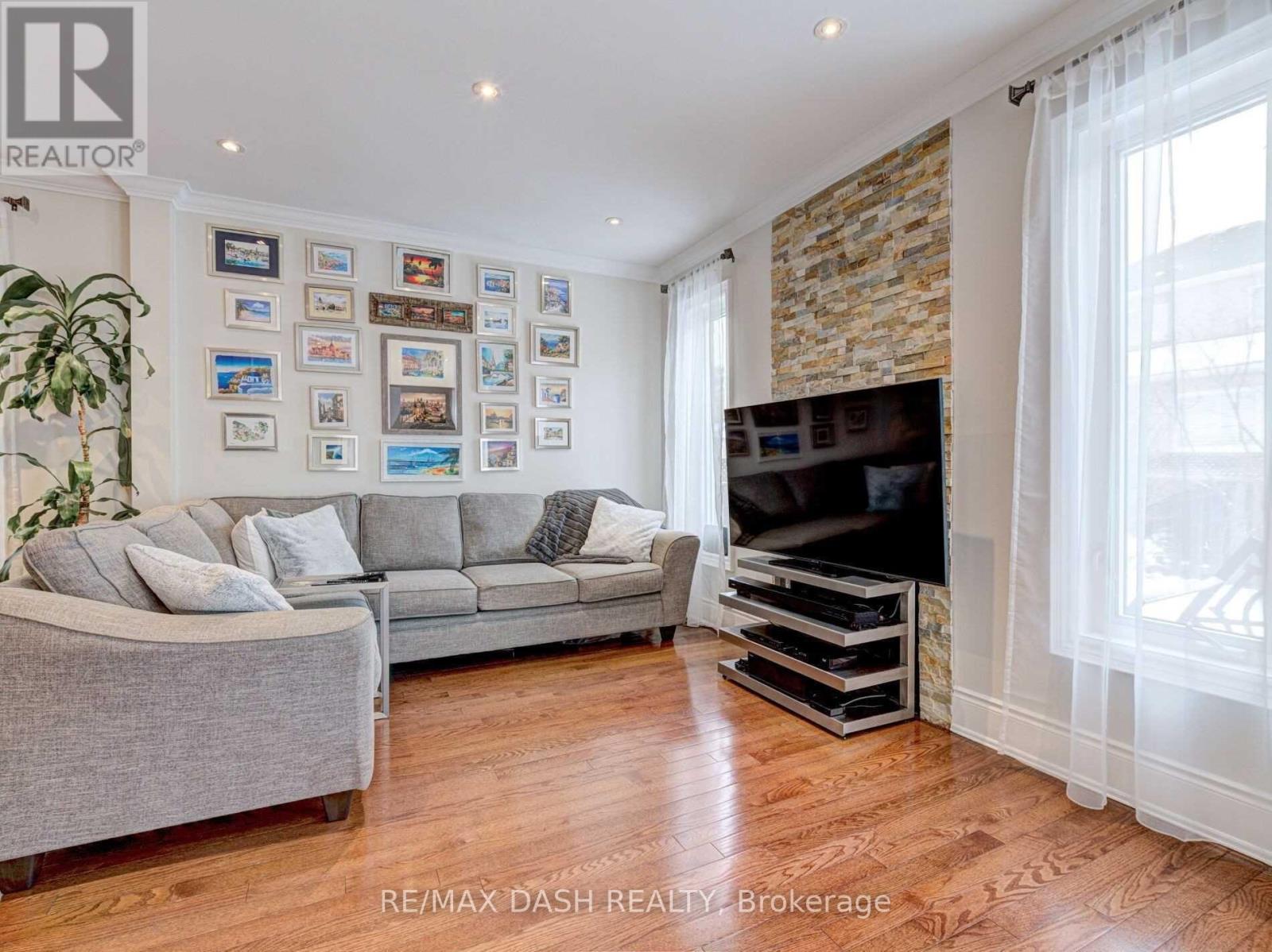 Photo 5 of Upper 14 Ness Road, Brampton ON