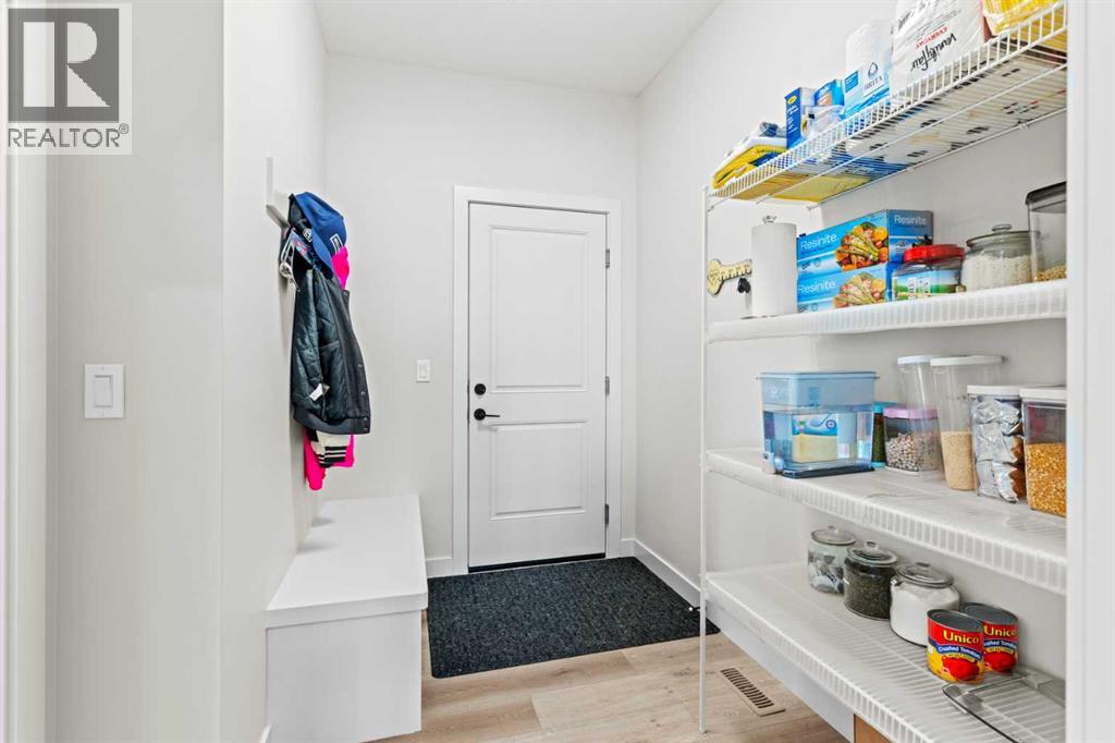 Photo 2 of 1030 Fowler Road Sw, Airdrie AB
