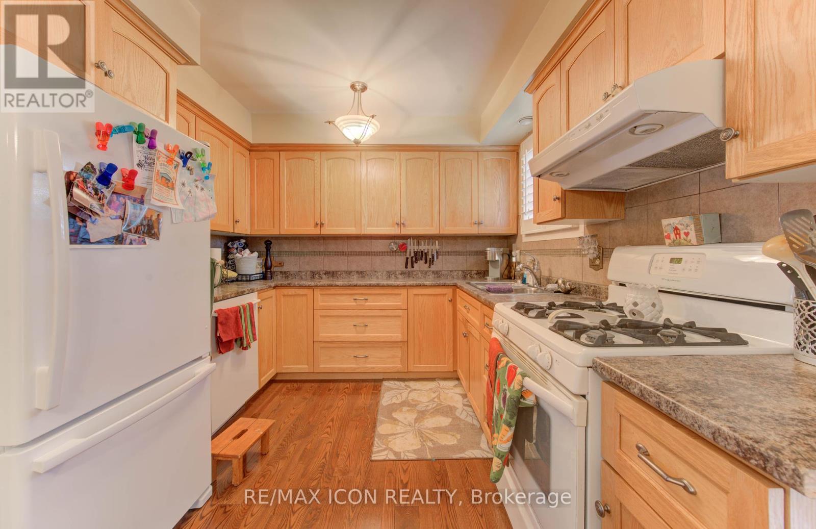 Photo 13 of 57 49 Cedarwoods Crescent, Kitchener ON