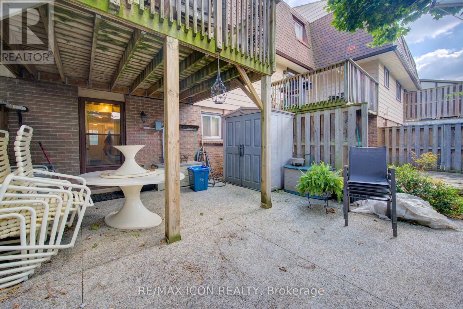 Photo 27 of 57 49 Cedarwoods Crescent, Kitchener ON