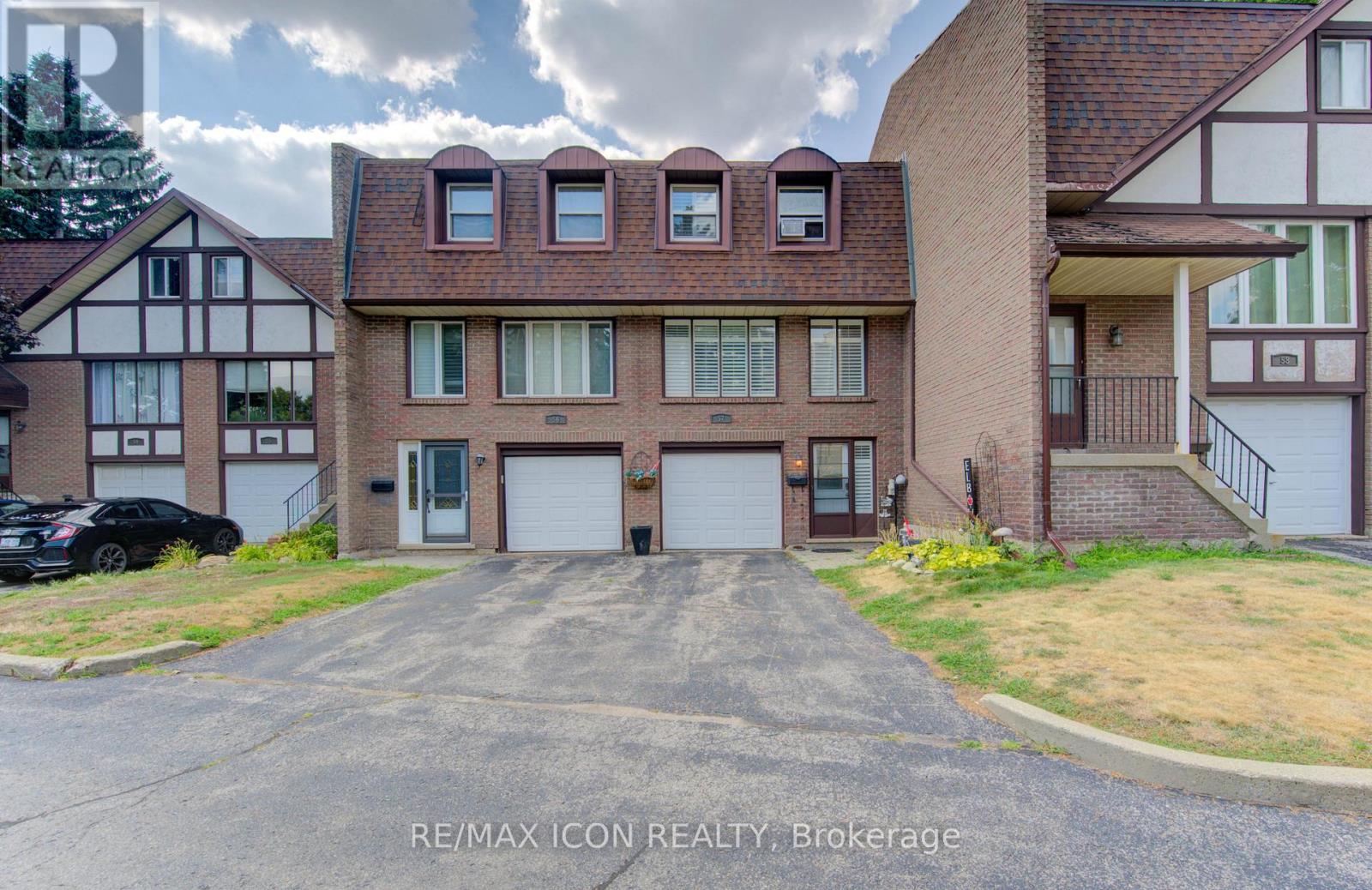 Photo 28 of 57 49 Cedarwoods Crescent, Kitchener ON