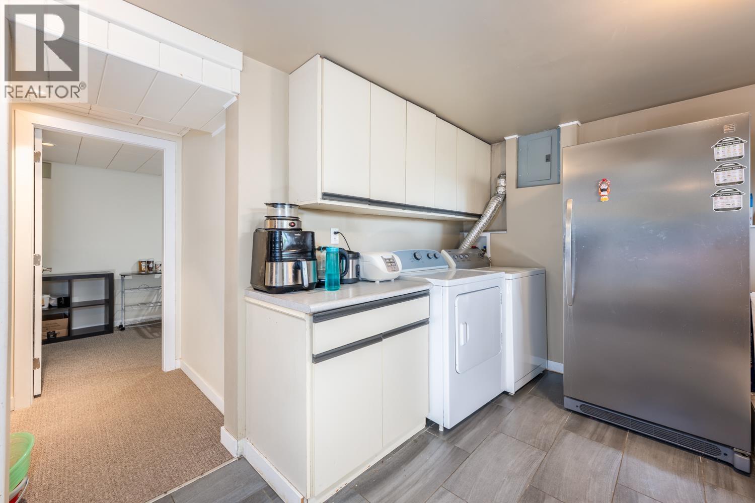 Photo 32 of 9263 10th Avenue, Burnaby BC
