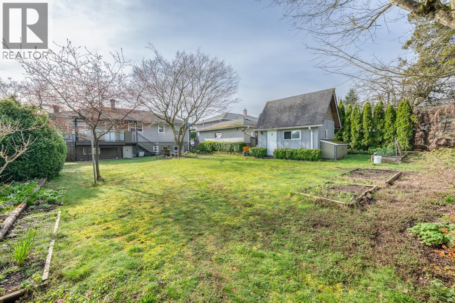 Photo 8 of 9263 10th Avenue, Burnaby BC