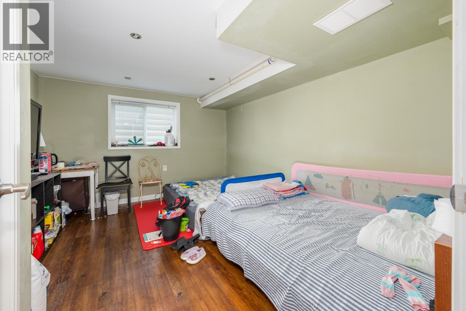 Photo 31 of 9263 10th Avenue, Burnaby BC