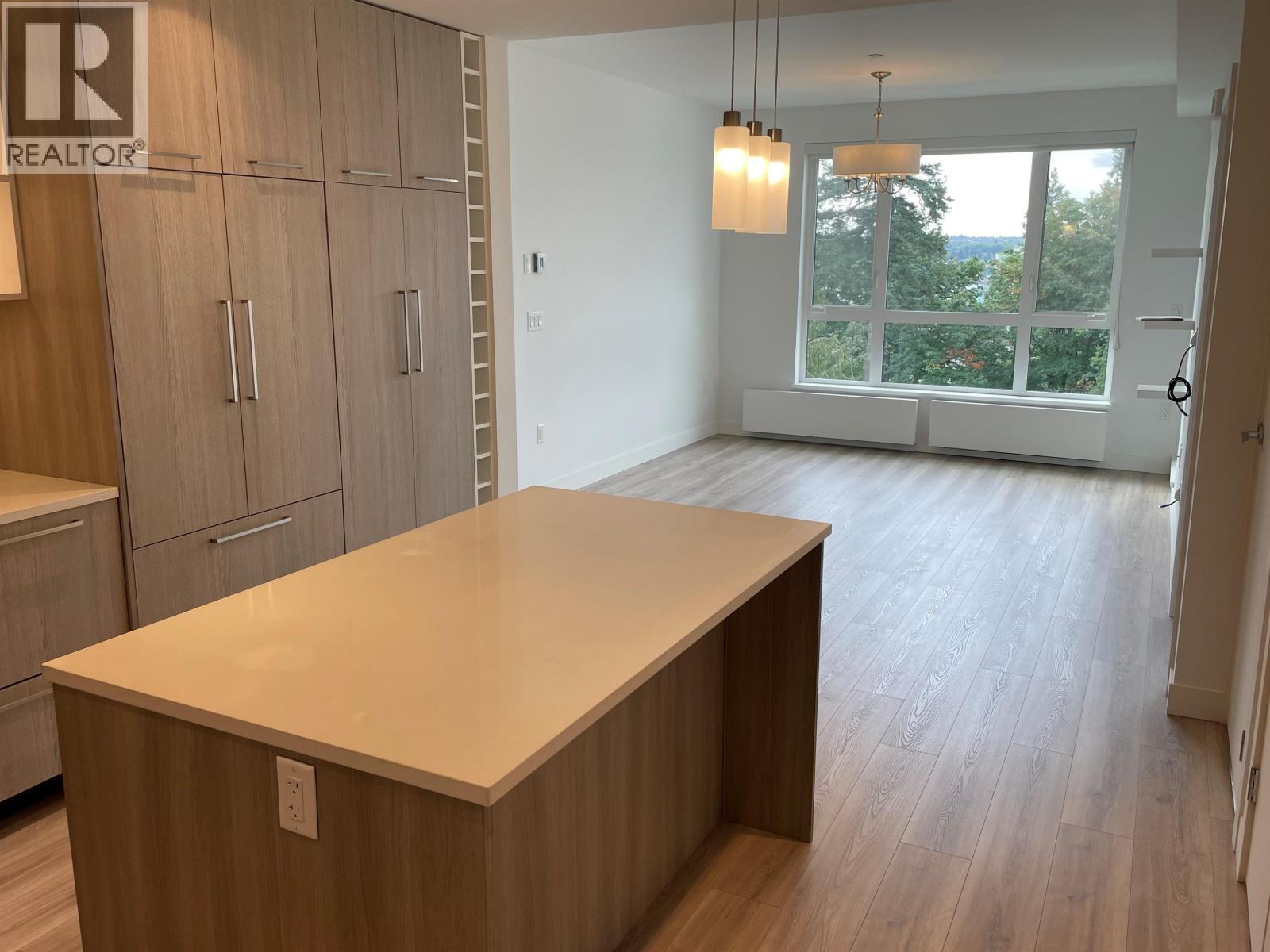 Photo 4 of 308 707 E 3rd Street, North Vancouver BC