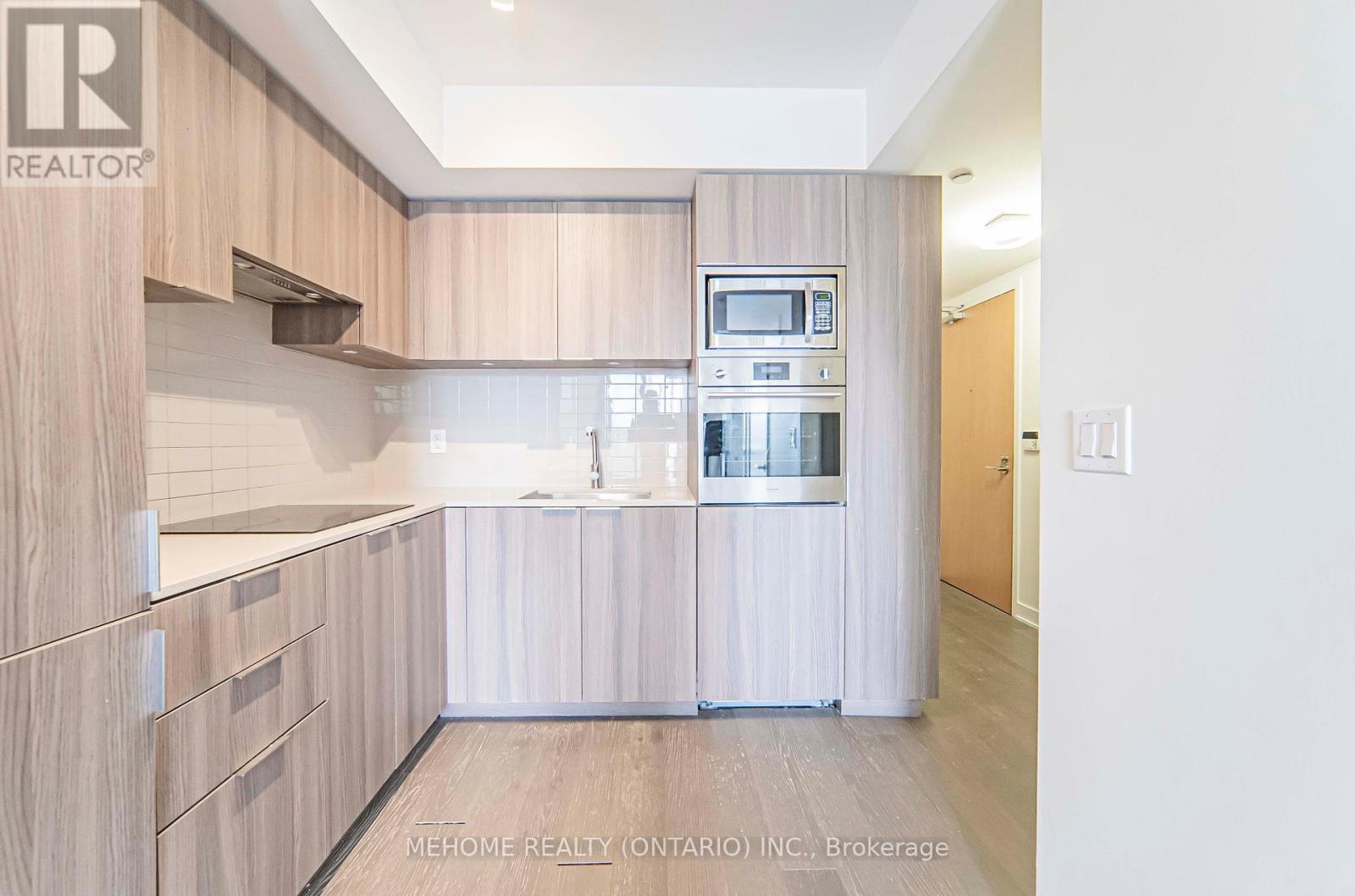 Photo 12 of 902 11 Wellesley Street W, Toronto ON