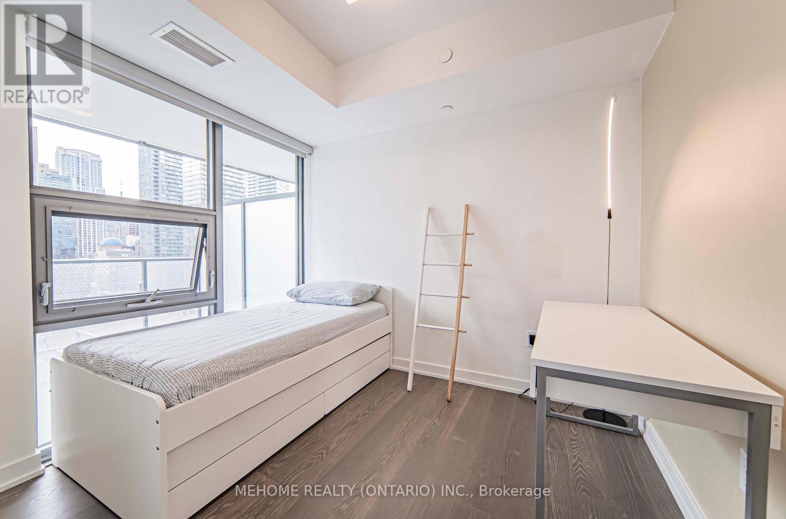 Photo 7 of 902 11 Wellesley Street W, Toronto ON