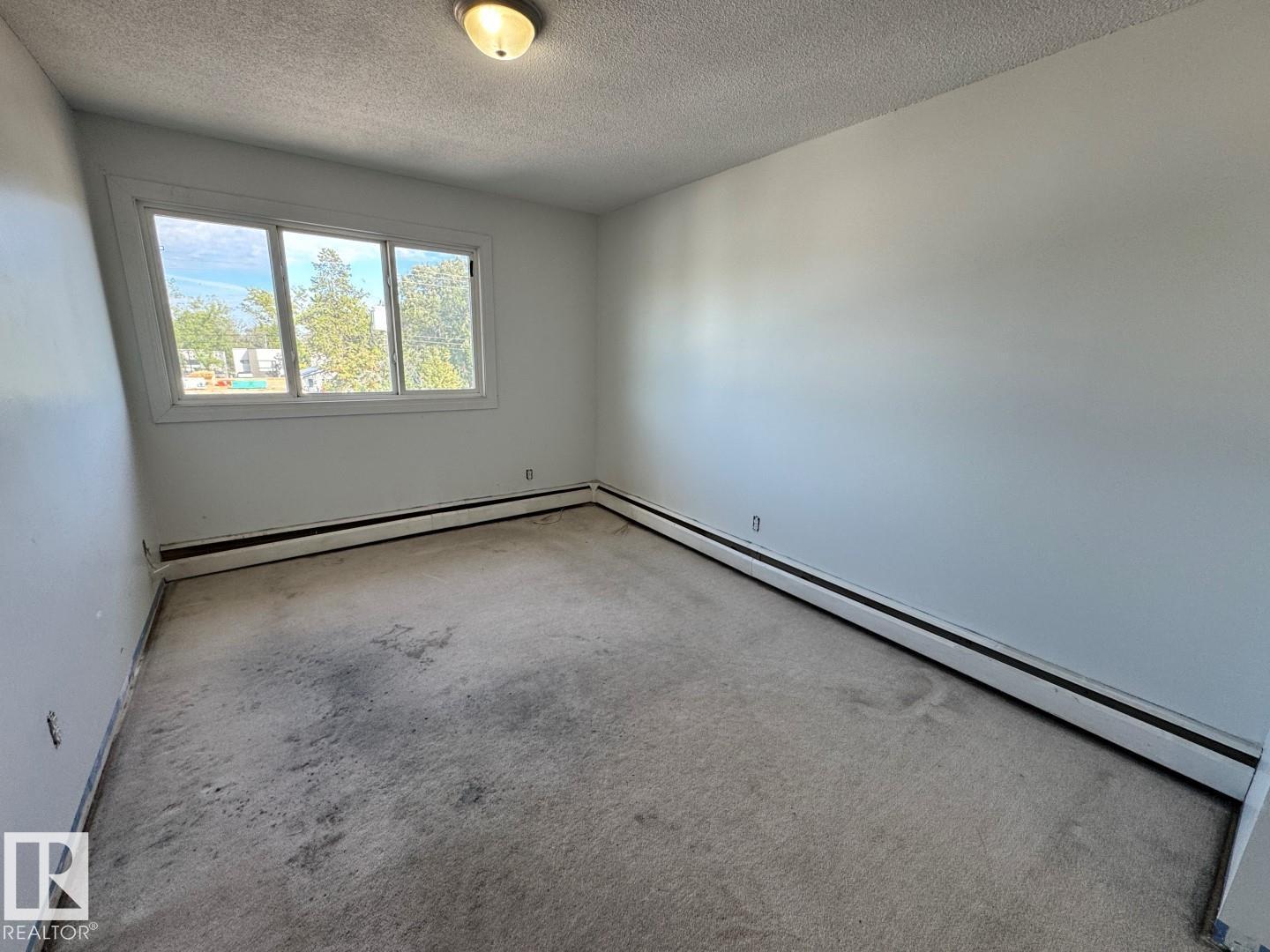 Photo 11 of 205 11429 124 St Nw, Edmonton AB