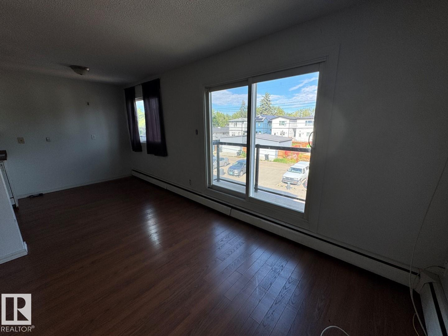 Photo 6 of 205 11429 124 St Nw, Edmonton AB