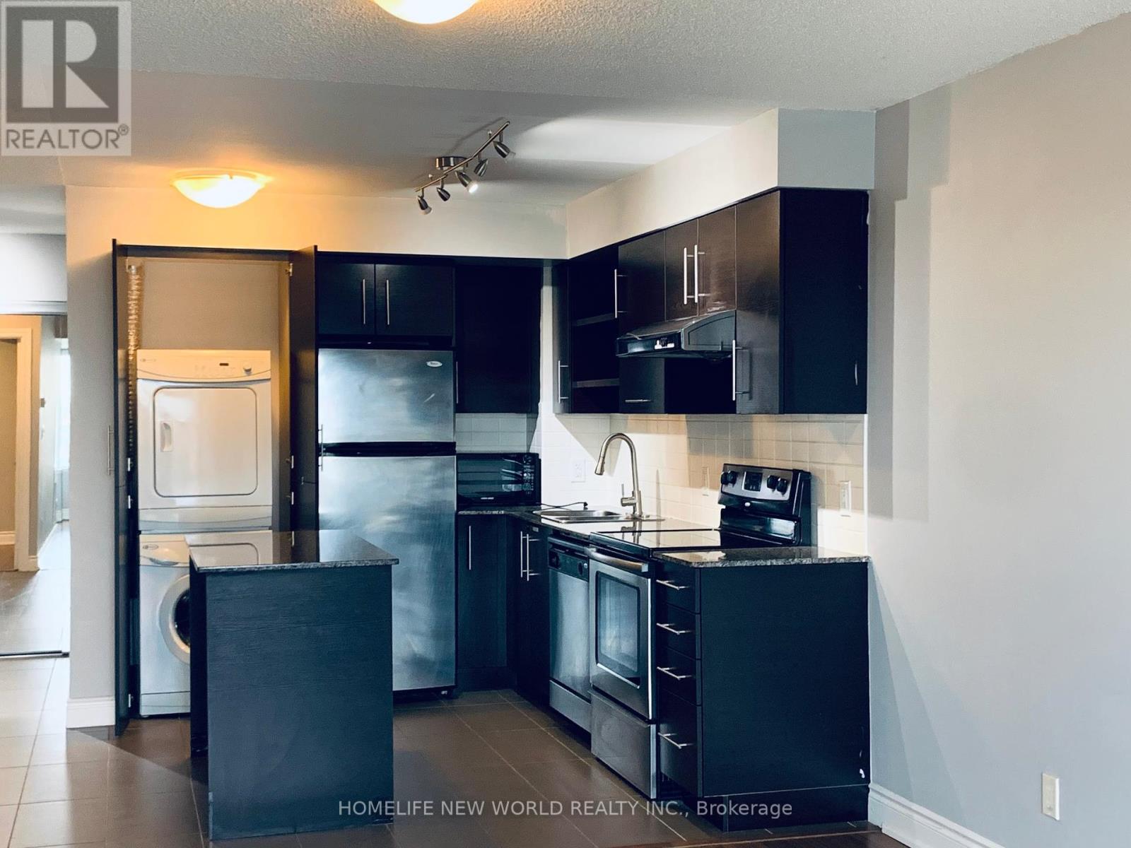 Photo 5 of 911 253 South Park Road, Markham ON