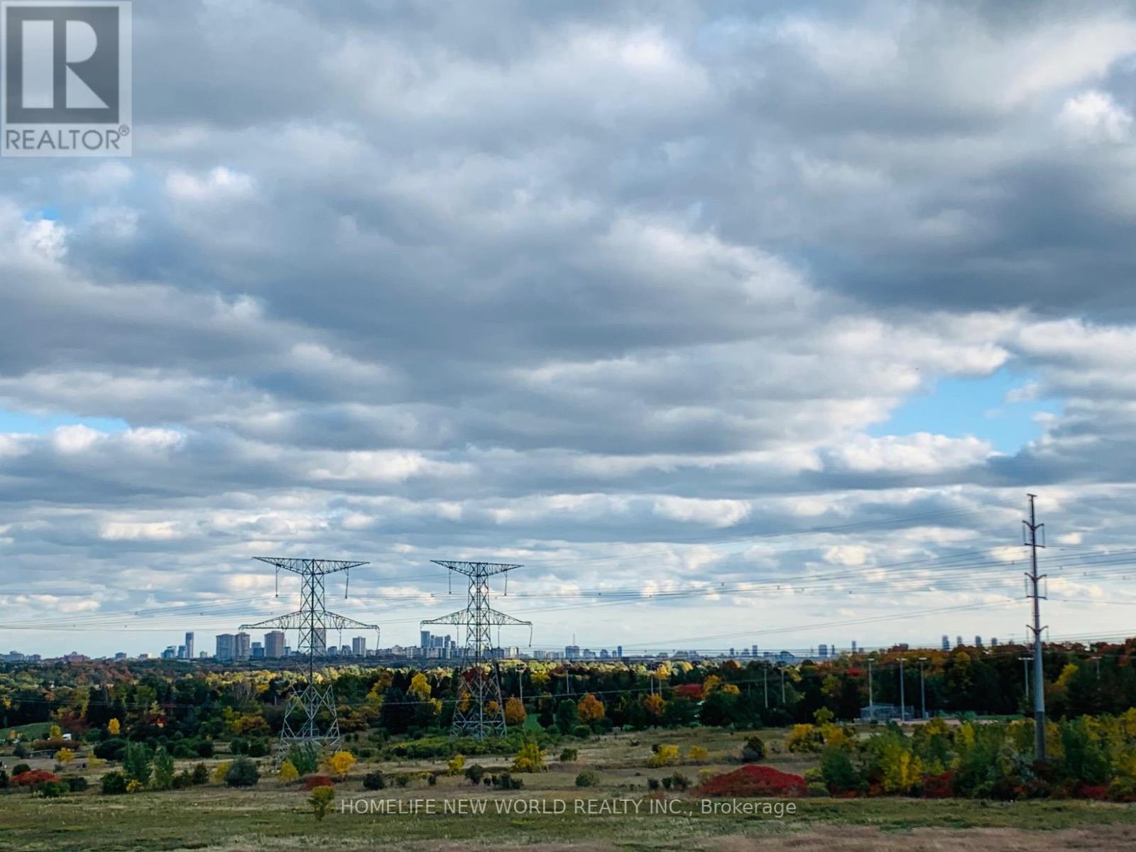 Photo 9 of 911 253 South Park Road, Markham ON