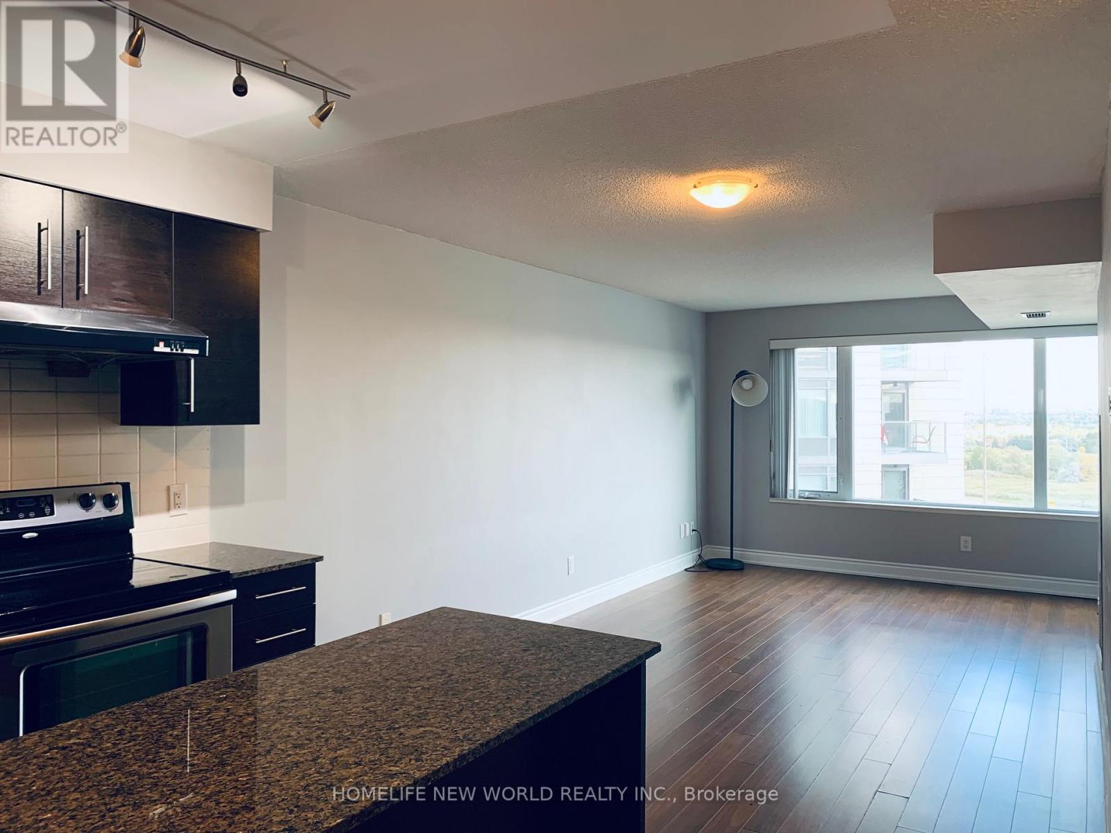 Photo 4 of 911 253 South Park Road, Markham ON