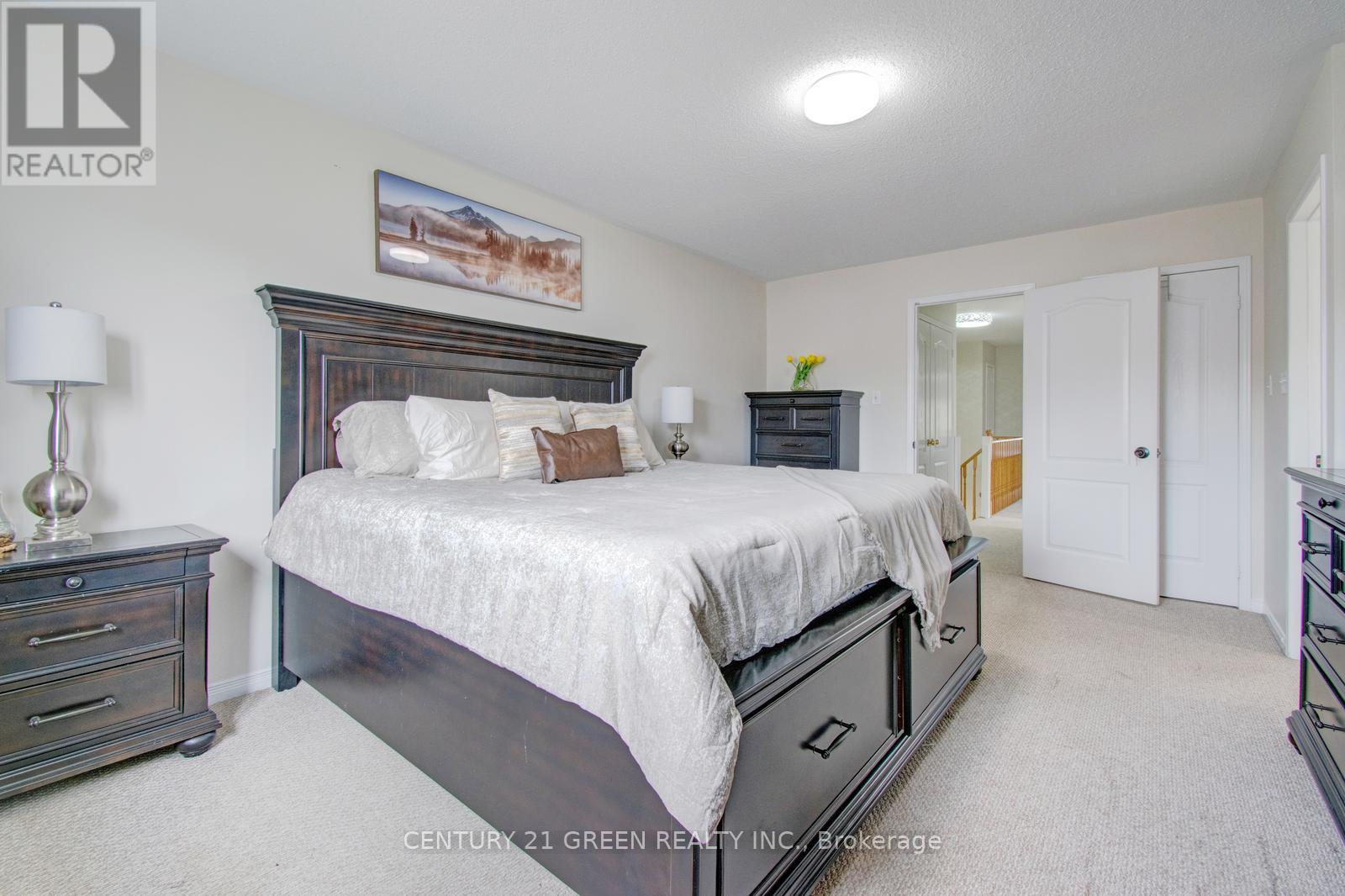 Photo 6 of 26 Oatfield Road, Brampton ON