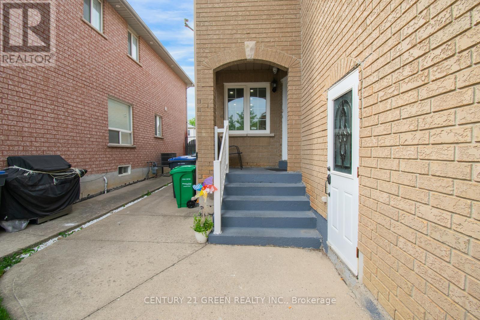 Photo 43 of 26 Oatfield Road, Brampton ON