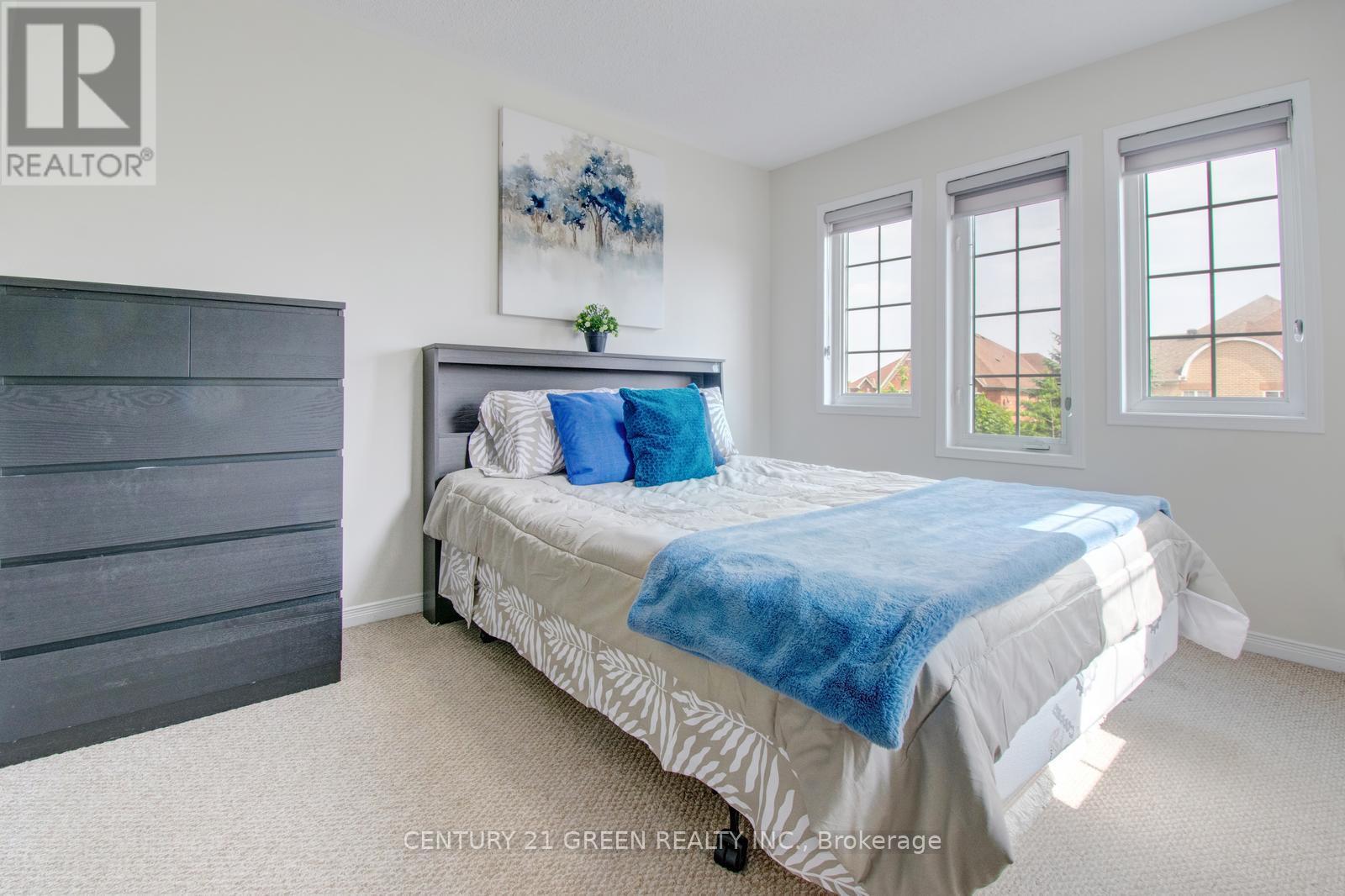 Photo 3 of 26 Oatfield Road, Brampton ON
