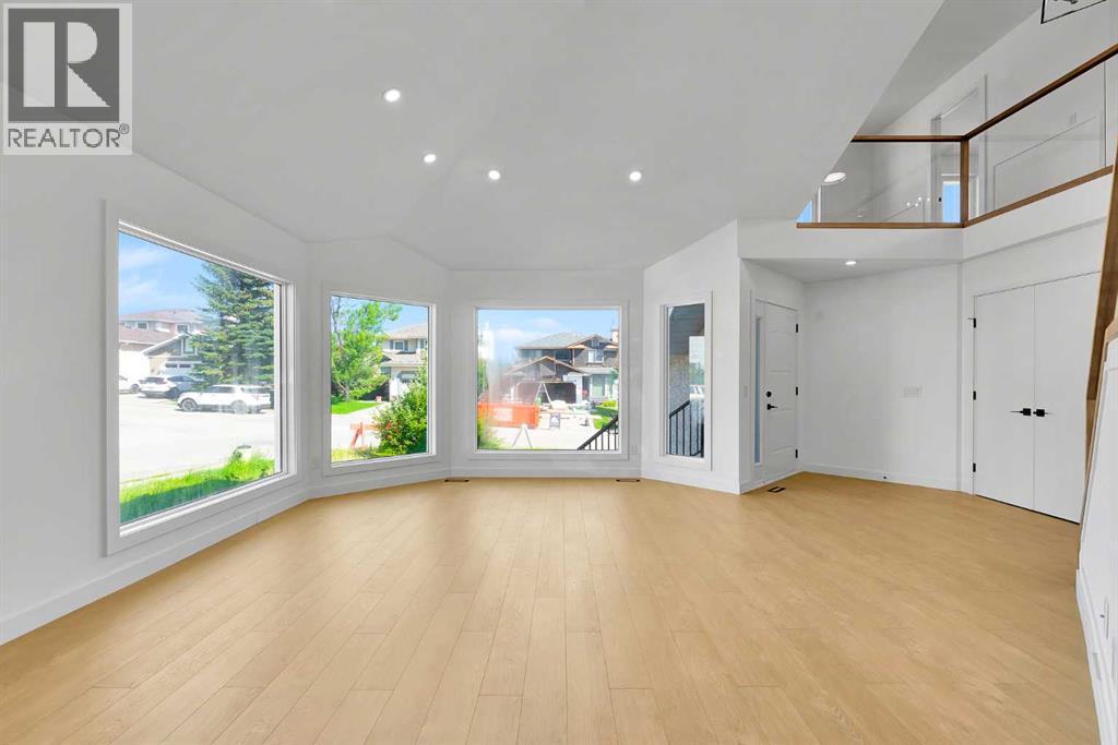 Single Family House for Sale in  Sandringham Road NW Sandstone Valley Calgary 