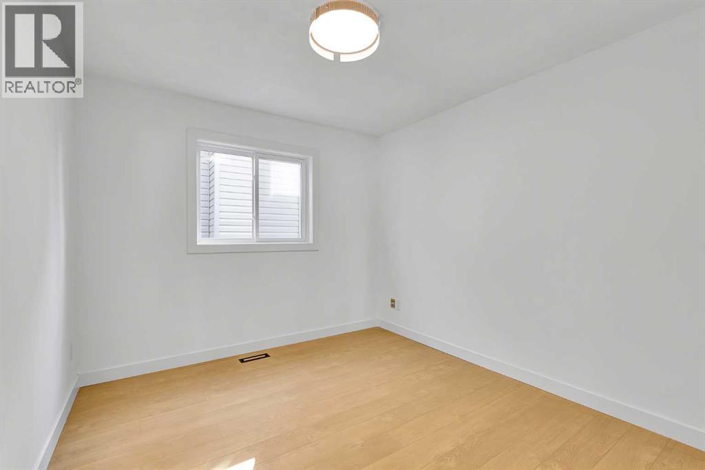 Single Family House for Sale in  Sandringham Road NW Sandstone Valley Calgary 