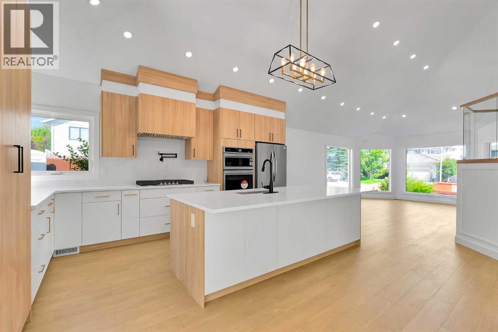 Single Family House for Sale in  Sandringham Road NW Sandstone Valley Calgary 