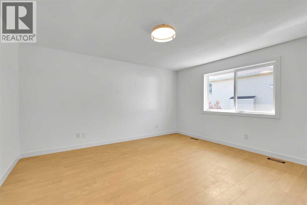 Single Family House for Sale in  Sandringham Road NW Sandstone Valley Calgary 