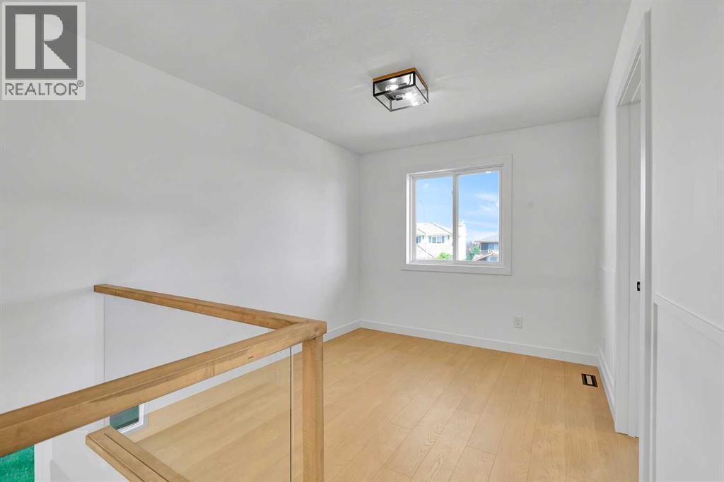Single Family House for Sale in  Sandringham Road NW Sandstone Valley Calgary 