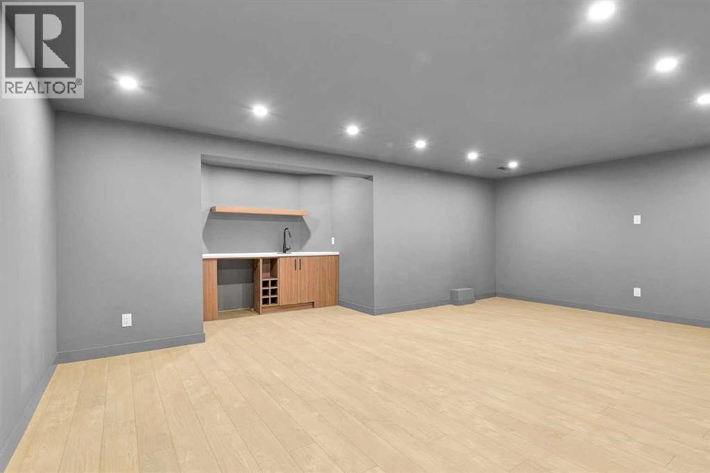 Single Family House for Sale in  Sandringham Road NW Sandstone Valley Calgary 