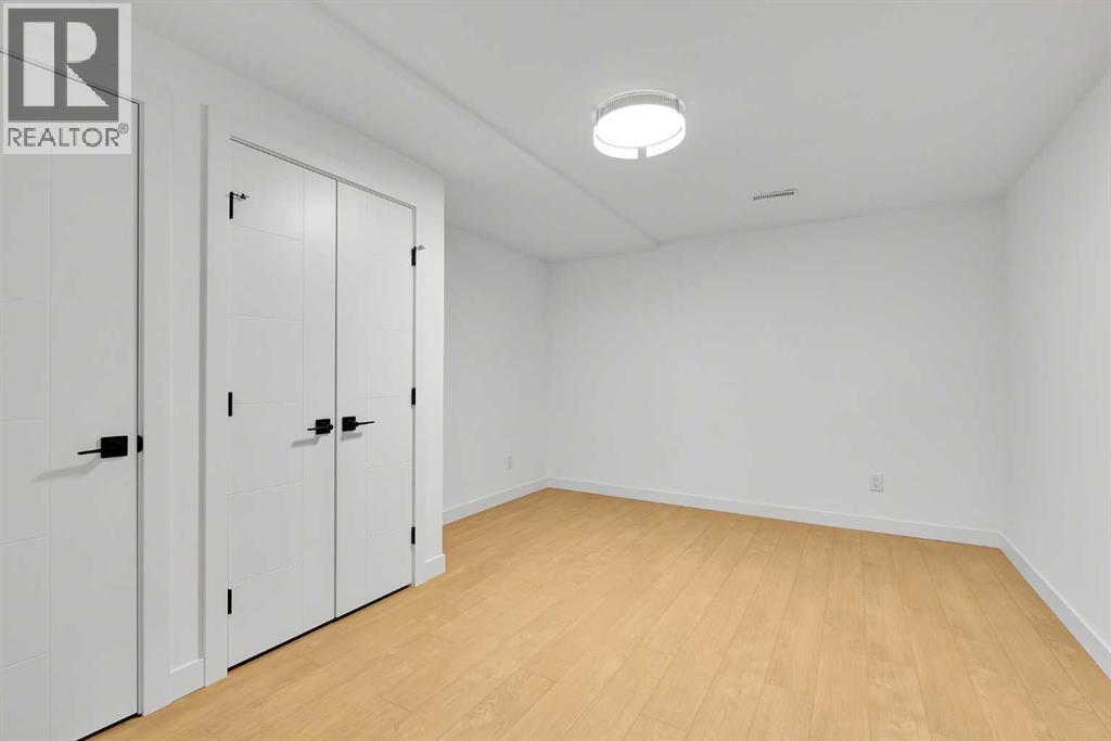 Single Family House for Sale in  Sandringham Road NW Sandstone Valley Calgary 