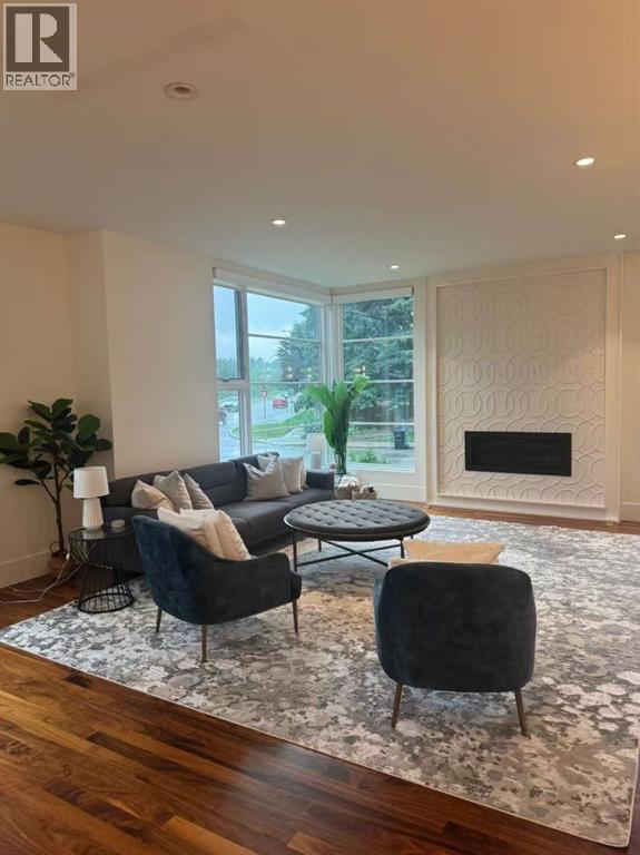 Single Family House for Sale in   Street SW Elbow Park Calgary 