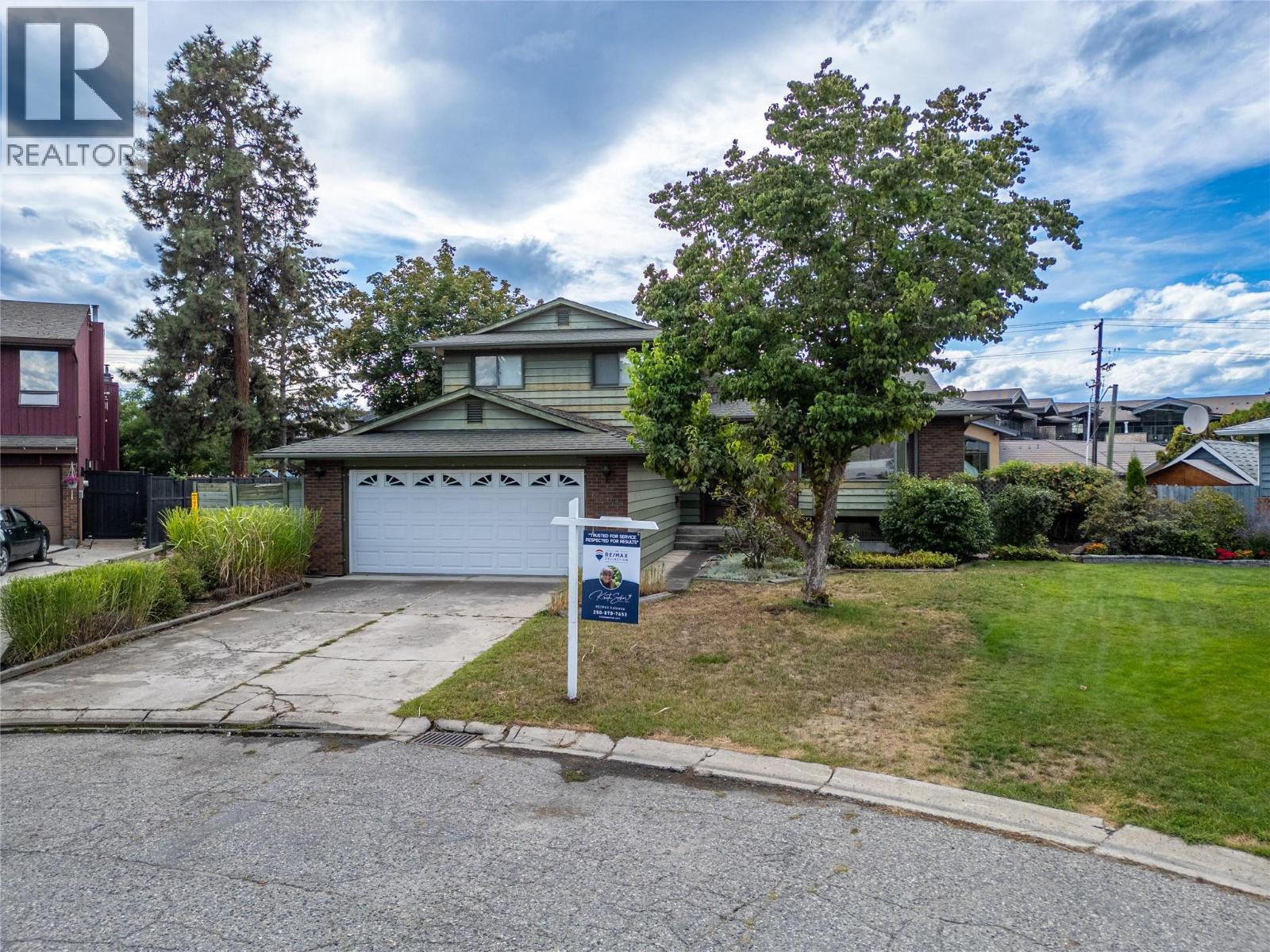 Photo 6 of 620 Tomby Court, Kelowna BC