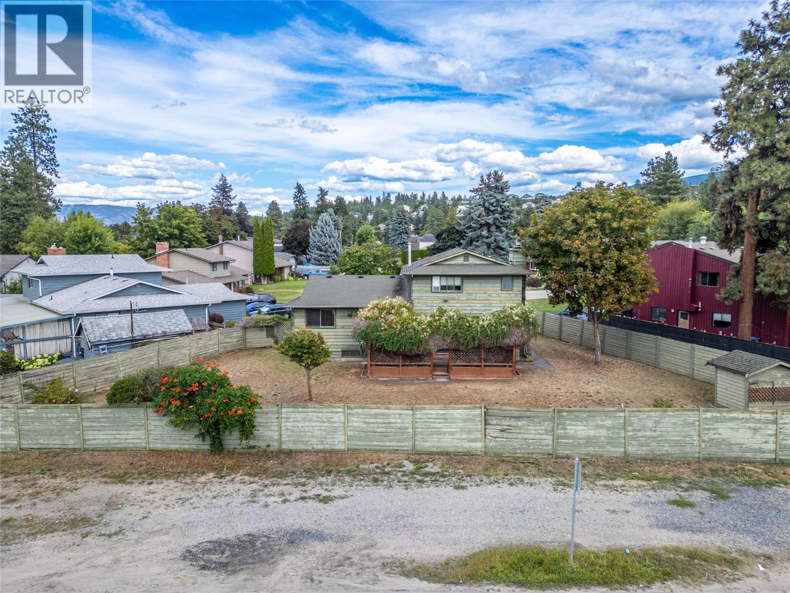 Photo 5 of 620 Tomby Court, Kelowna BC