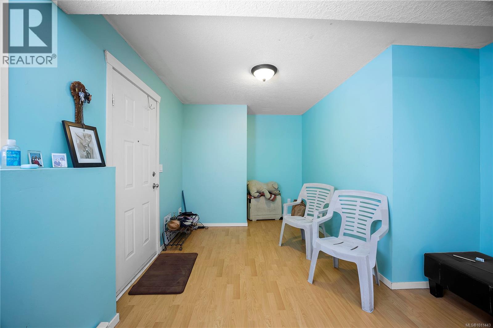 Photo 2 of 4740 Fairbrook Cres, Nanaimo BC