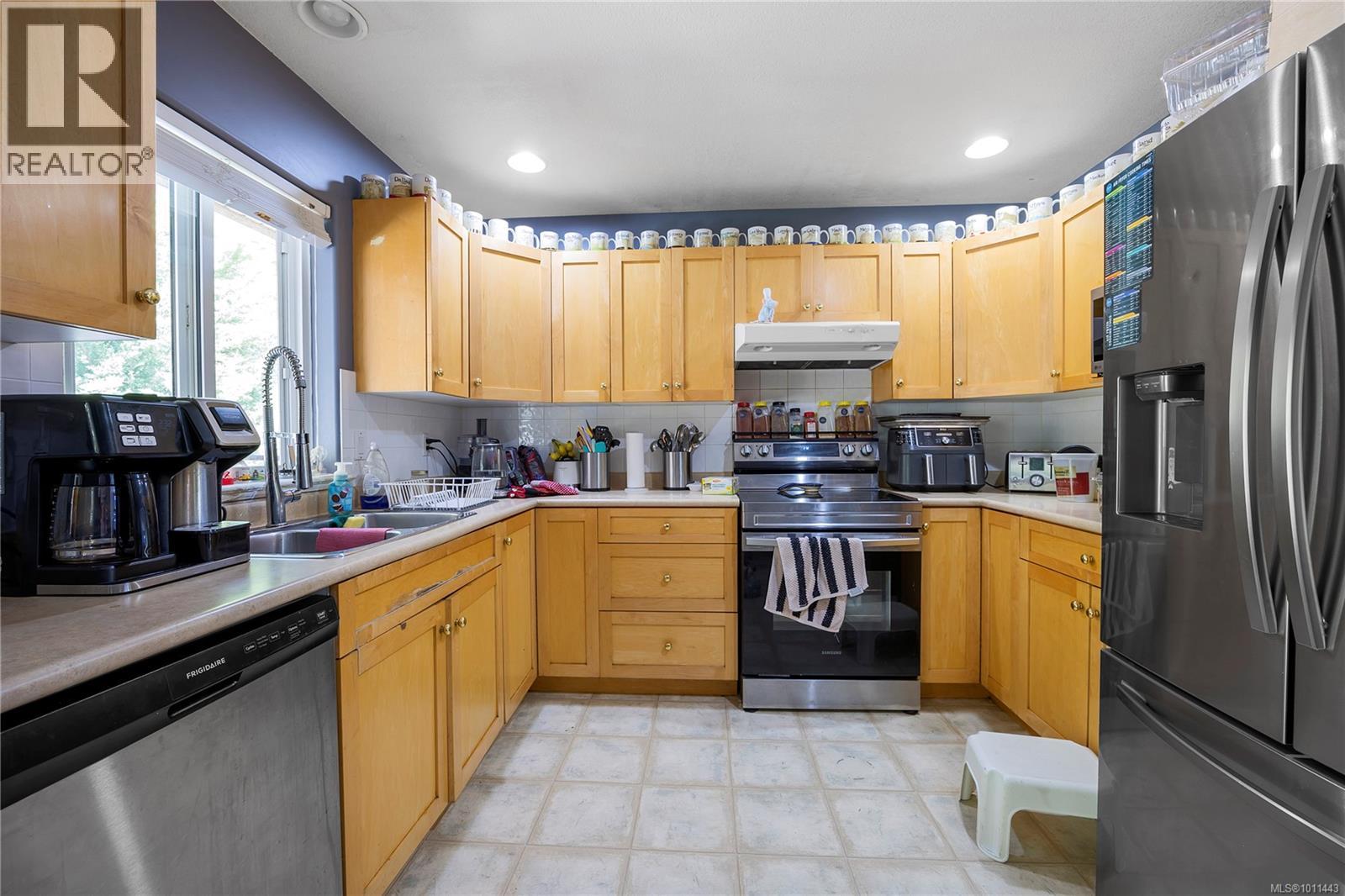 Photo 17 of 4740 Fairbrook Cres, Nanaimo BC