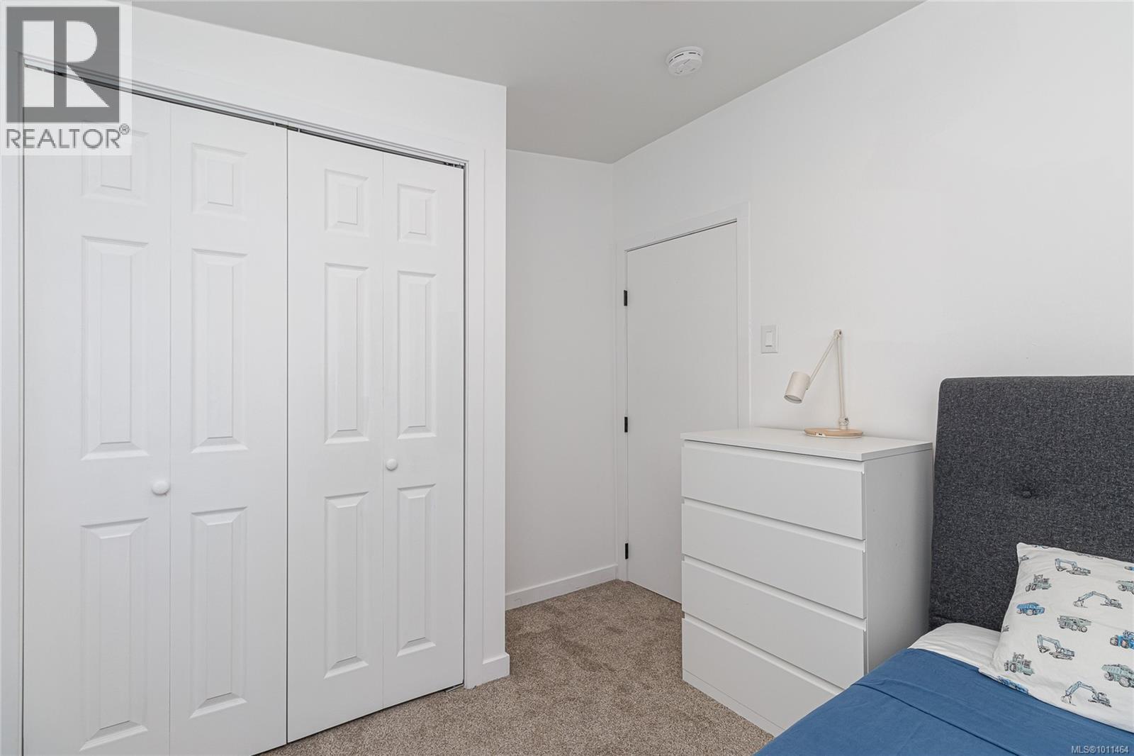Photo 5 of 1512 Brooke St, Victoria BC