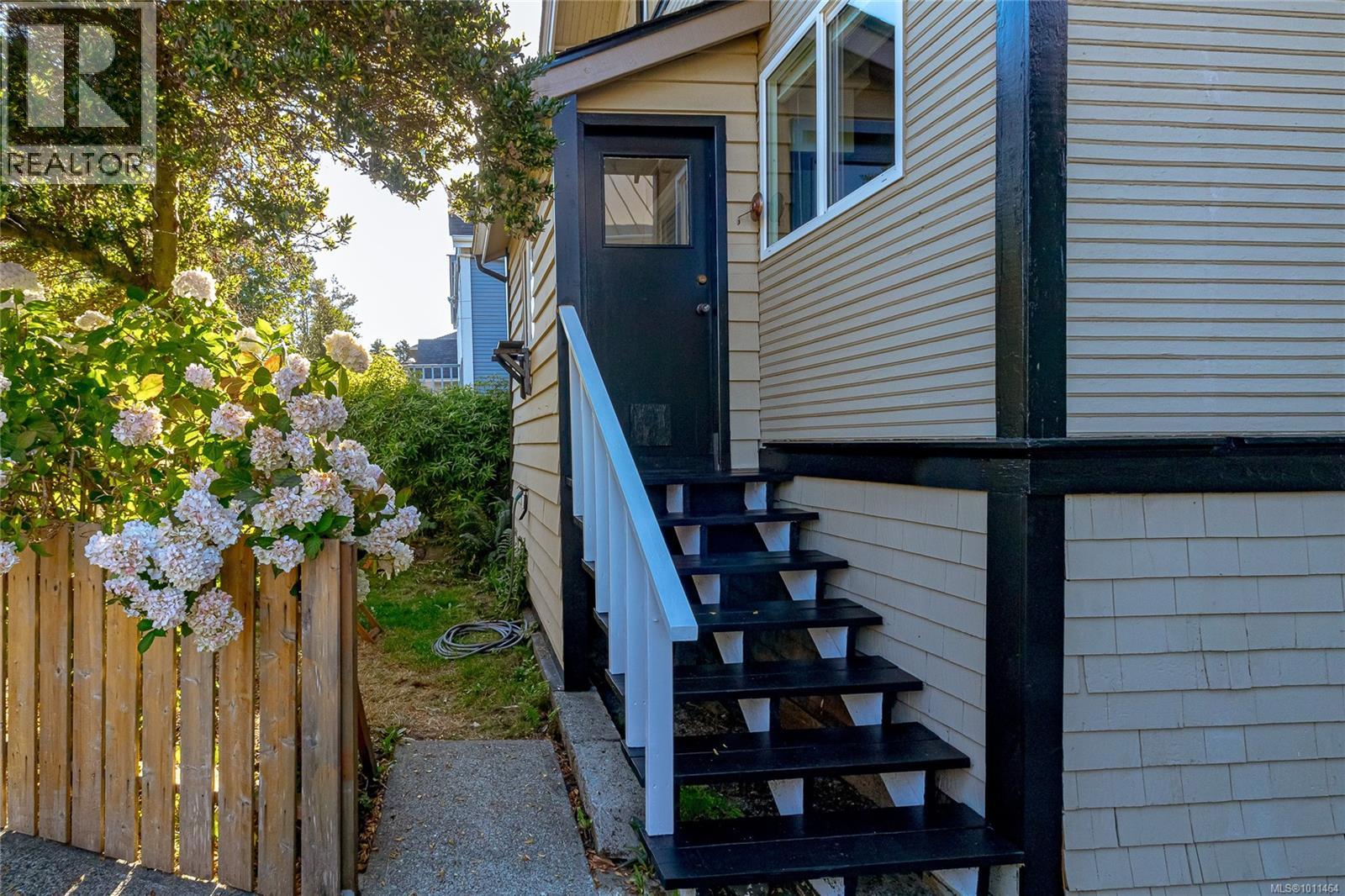 Photo 16 of 1512 Brooke St, Victoria BC