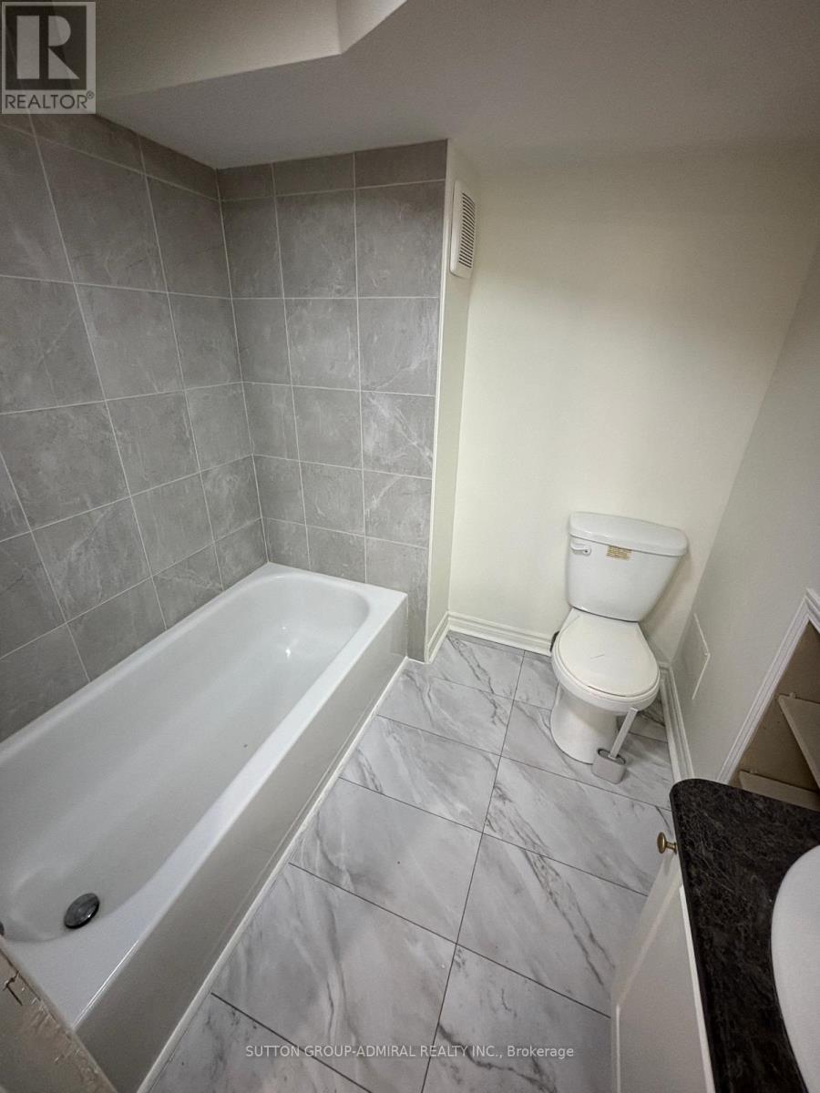 Photo 2 of 1 116 Fisherville Road, Toronto ON