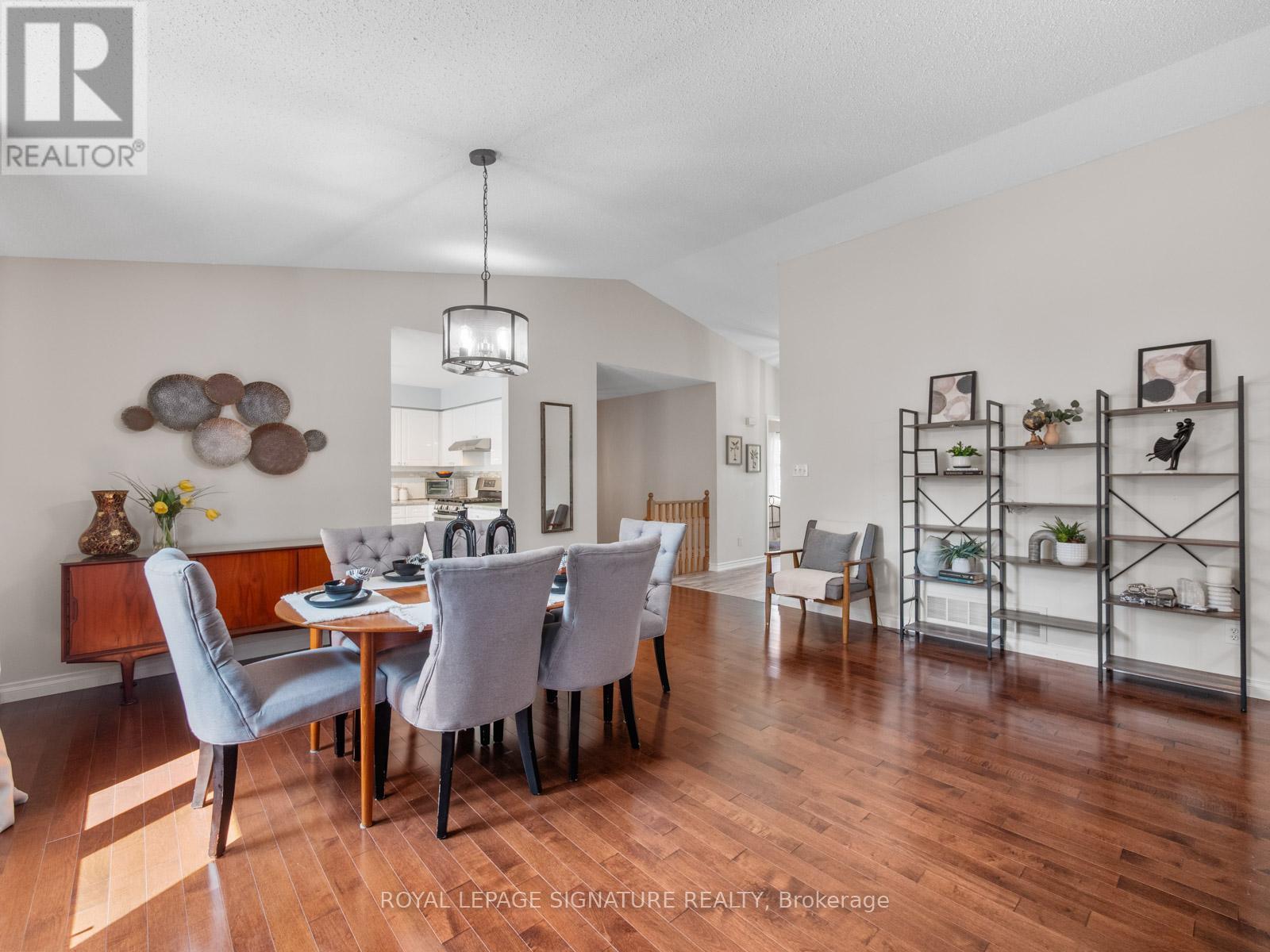 Photo 38 of 33 Steelhead Lane, Clarington ON