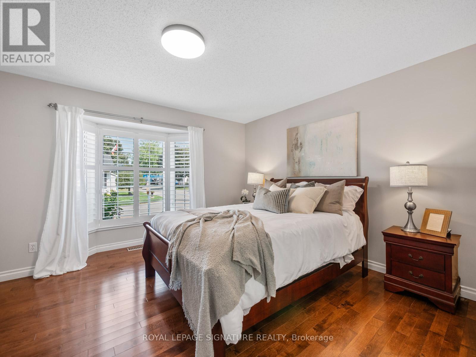 Photo 3 of 33 Steelhead Lane, Clarington ON
