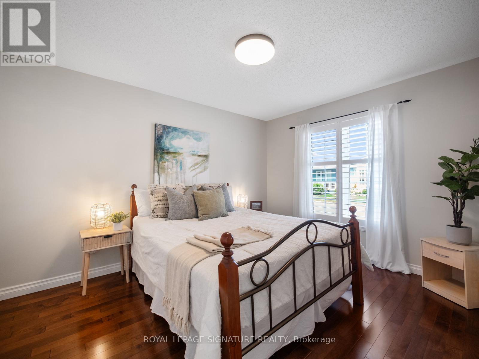 Photo 4 of 33 Steelhead Lane, Clarington ON