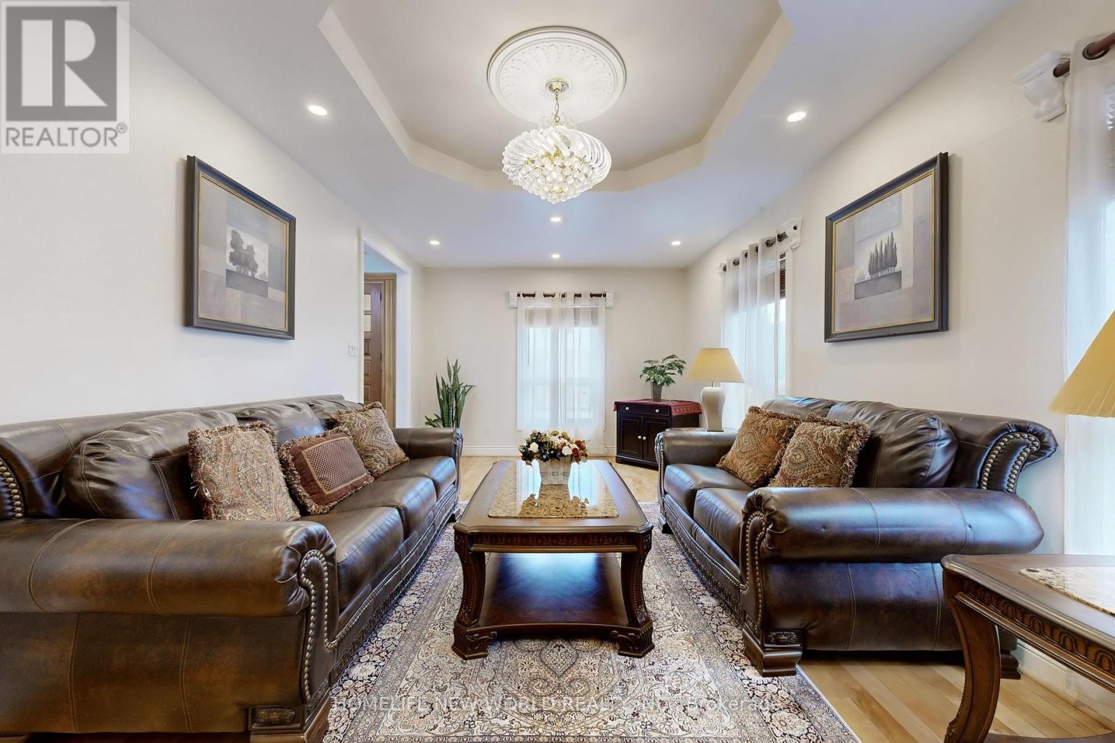 Photo 31 of 781 Huntingwood Drive, Toronto ON