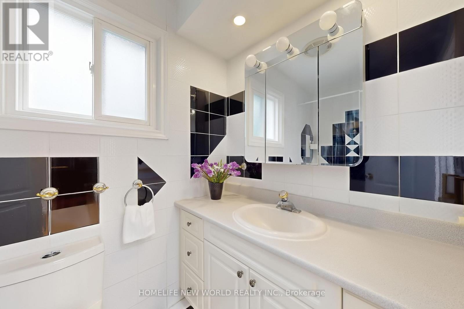 Photo 45 of 781 Huntingwood Drive, Toronto ON