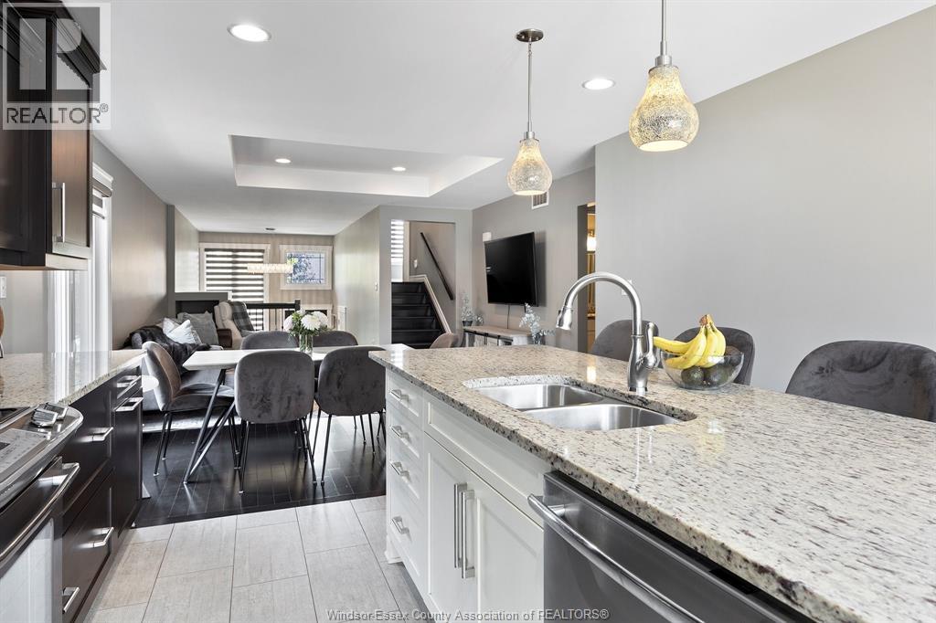 Photo 10 of 11922 Thistledown Avenue, Windsor ON