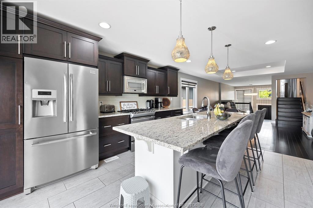 Photo 9 of 11922 Thistledown Avenue, Windsor ON
