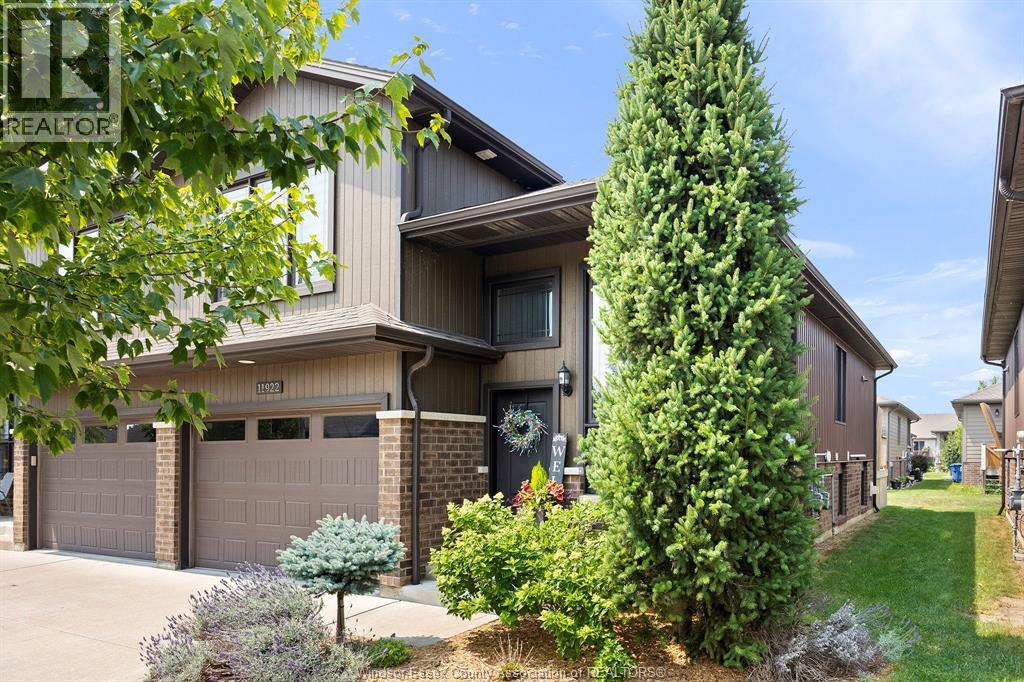 Photo 1 of 11922 Thistledown Avenue, Windsor ON