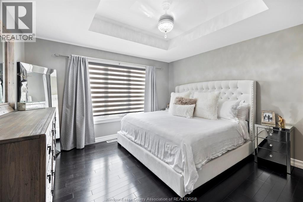 Photo 12 of 11922 Thistledown Avenue, Windsor ON