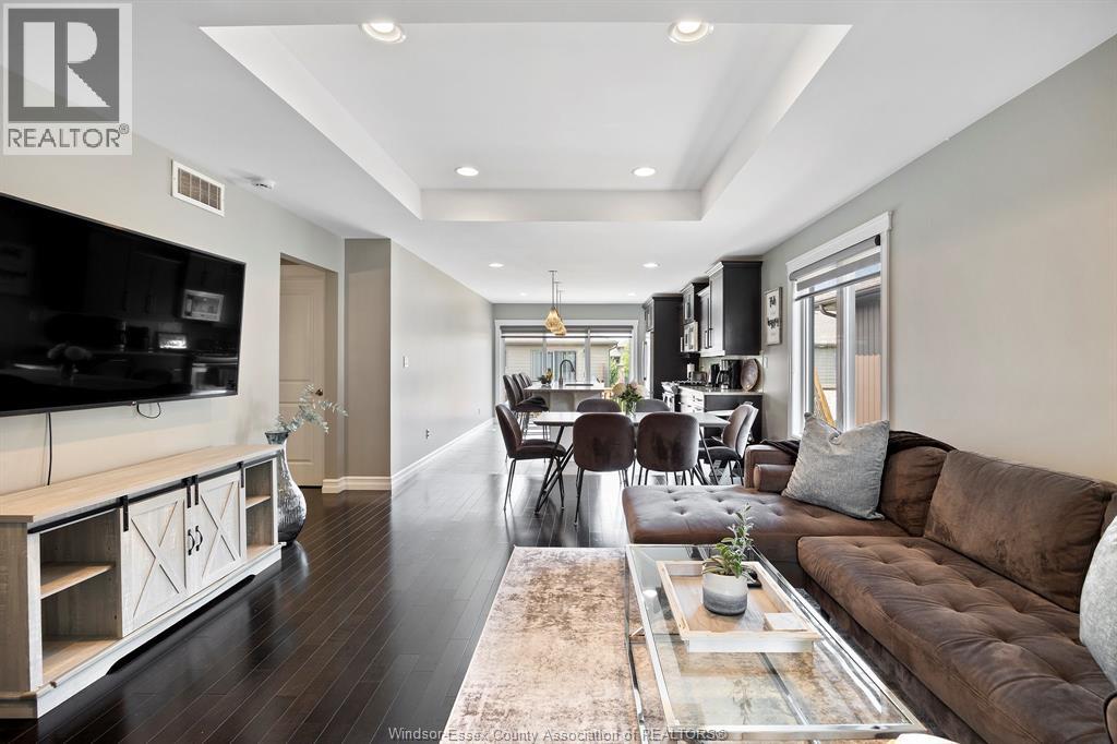 Photo 3 of 11922 Thistledown Avenue, Windsor ON