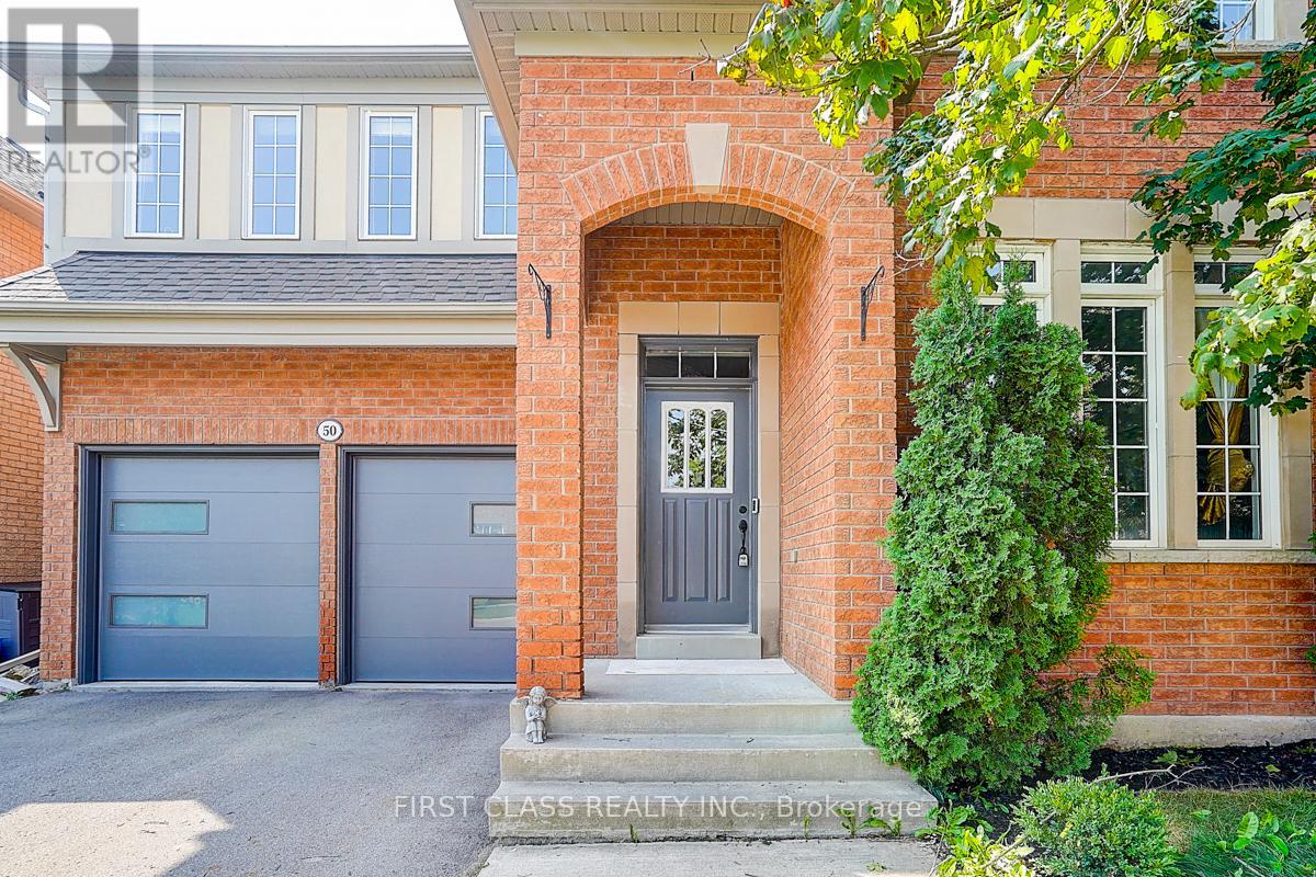 Photo 2 of 50 Hayfield Crescent, Richmond Hill ON