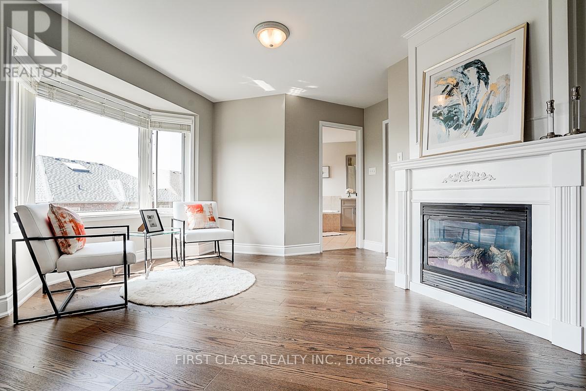Photo 27 of 50 Hayfield Crescent, Richmond Hill ON