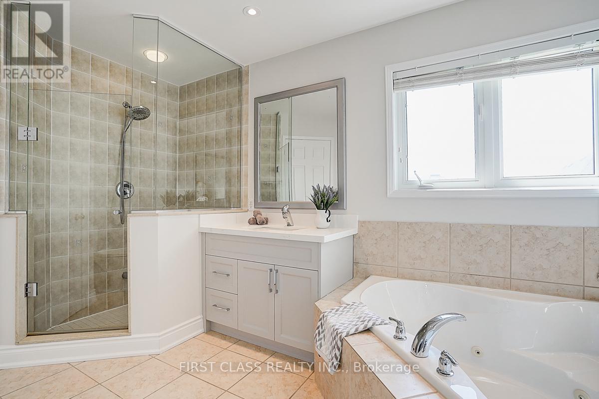 Photo 30 of 50 Hayfield Crescent, Richmond Hill ON