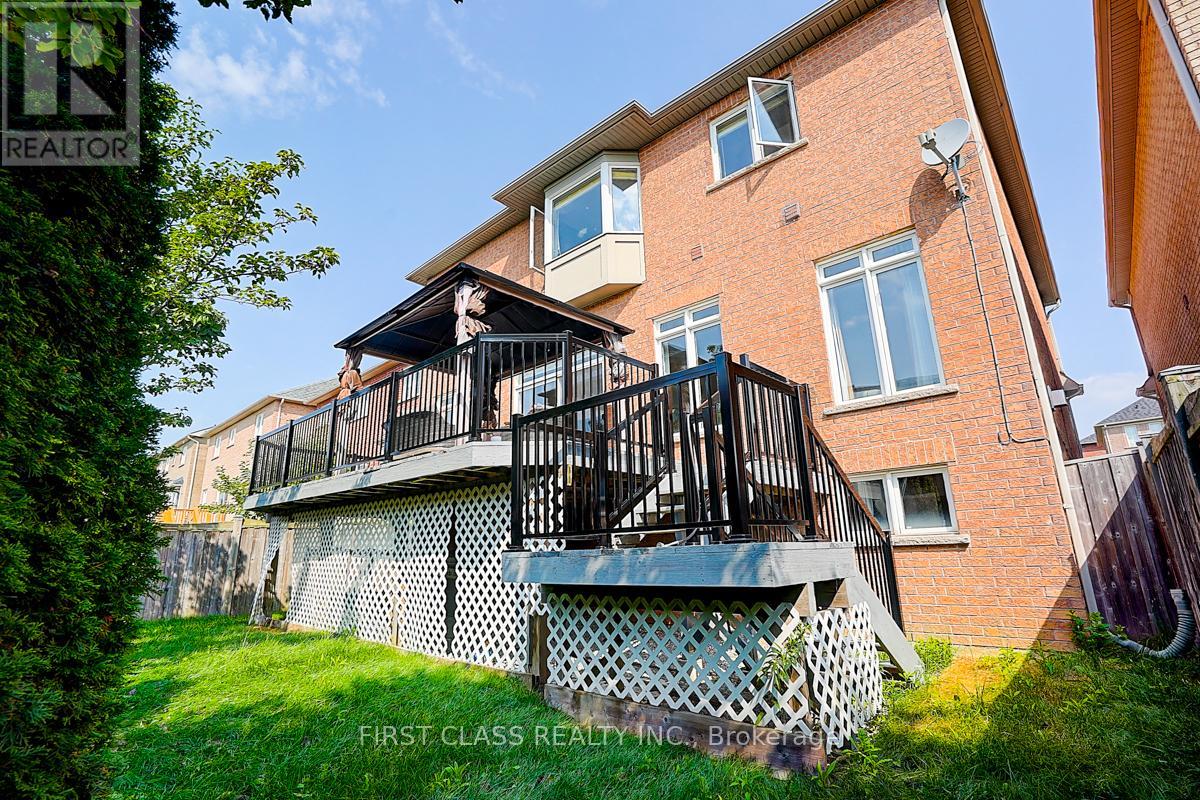 Photo 45 of 50 Hayfield Crescent, Richmond Hill ON