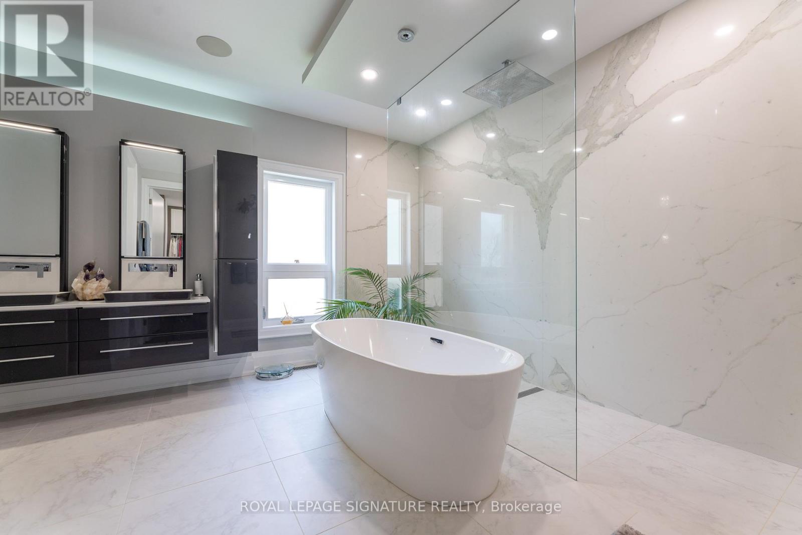 Photo 6 of 1449 Crescent Road, Mississauga ON
